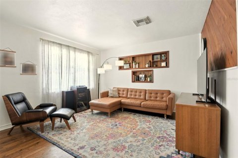 House in Orlando, Florida 3 bedrooms, 142.14 sq.m. № 1835898 - photo 4