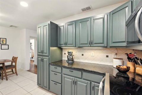House in Orlando, Florida 3 bedrooms, 142.14 sq.m. № 1835898 - photo 12