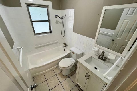 Commercial property in Ocala, Florida 4 bedrooms, 123.19 sq.m. № 1894902 - photo 13