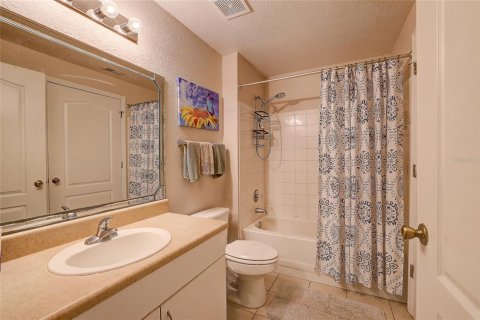 Copropriété à vendre à Sarasota, Floride: 3 chambres, 118.91 m2 № 2415556 - photo 20