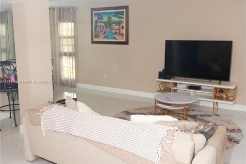 Condo in Lauderhill, Florida, 2 bedrooms  № 1959143 - photo 25