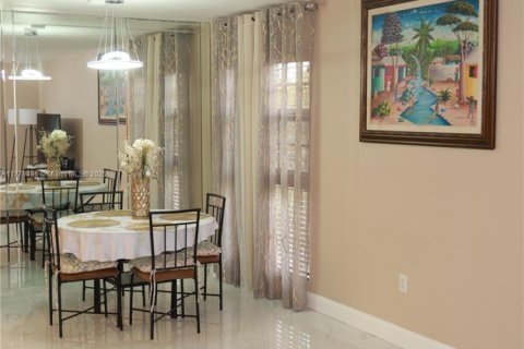 Condo in Lauderhill, Florida, 2 bedrooms  № 1959143 - photo 7