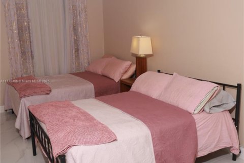 Condo in Lauderhill, Florida, 2 bedrooms  № 1959143 - photo 21