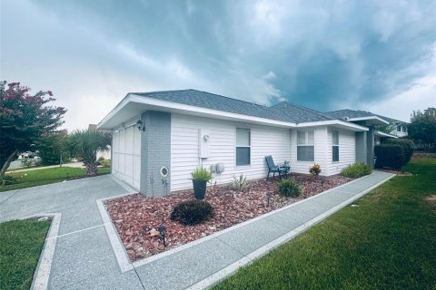 House in Leesburg, Florida 2 bedrooms, 113.9 sq.m. № 1883681 - photo 1