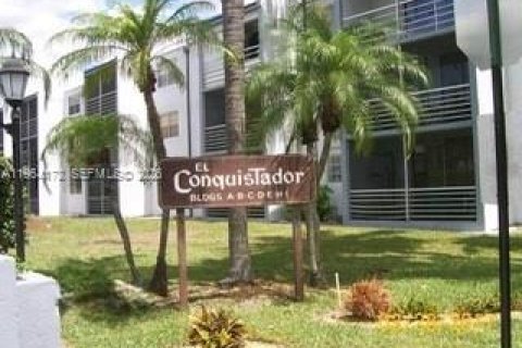 Кондоминиум с 2 спальнями в Майами, Флорида № 2046218