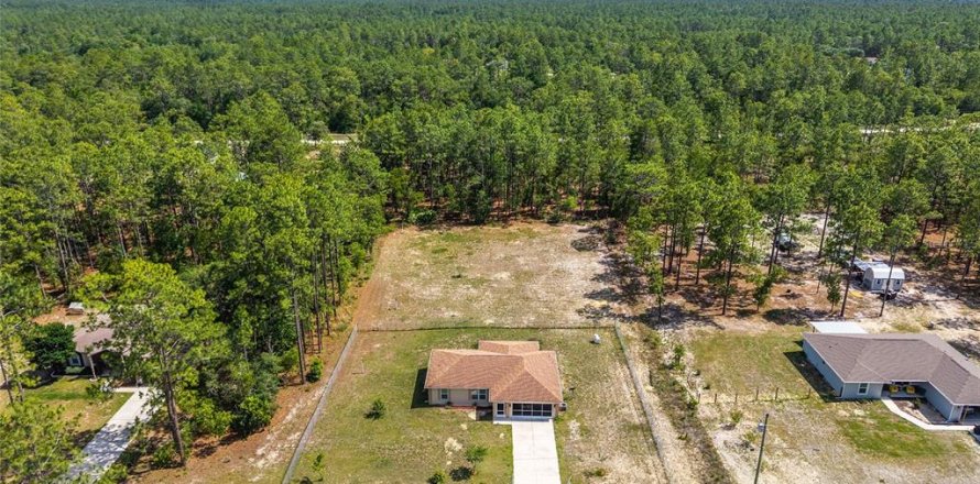 Villa ou maison à Dunnellon, Floride 3 chambres, 106.47 m2 № 2123682