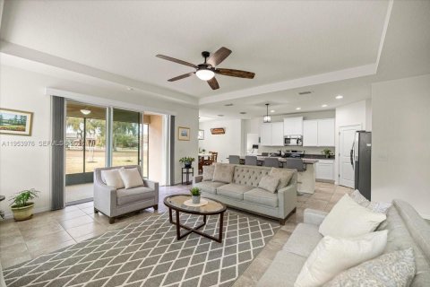 Villa ou maison à vendre à Ocala, Floride: 4 chambres, 263.29 m2 № 2031638 - photo 6