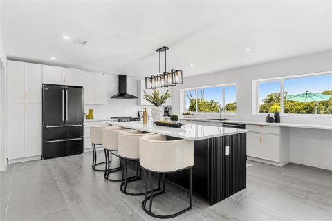Casa en alquiler en Saint Petersburg, Florida, 4 dormitorios, 323.02 m2 № 1760468 - foto 15