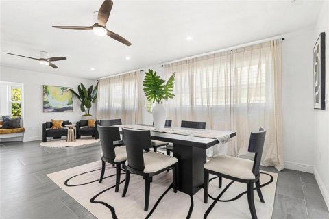 Casa en alquiler en Saint Petersburg, Florida, 4 dormitorios, 323.02 m2 № 1760468 - foto 13