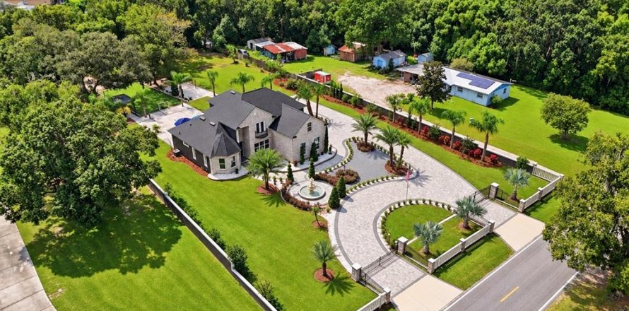 Villa ou maison à Lakeland, Floride 4 chambres, 317.54 m2 № 2398463