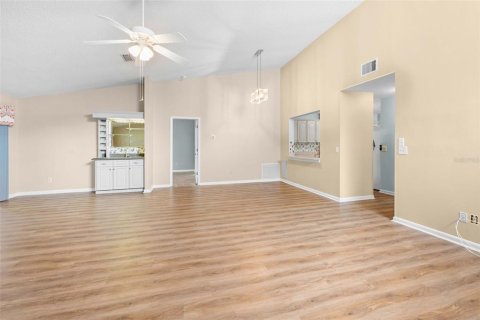 Villa ou maison à vendre à New Port Richey, Floride: 3 chambres, 131.36 m2 № 2196327 - photo 13