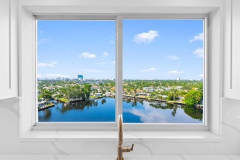 Condo in Fort Lauderdale, Florida, 3 bedrooms  № 2399937 - photo 12