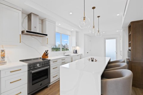 Condo in Fort Lauderdale, Florida, 3 bedrooms  № 2399937 - photo 11