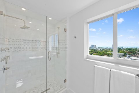 Condo in Fort Lauderdale, Florida, 3 bedrooms  № 2399937 - photo 23