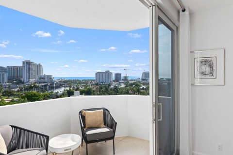 Condo in Fort Lauderdale, Florida, 3 bedrooms  № 2399937 - photo 8