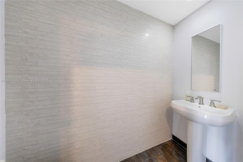 Купить кондоминиум в Майами, Флорида 1 спальня, 99.96м2, № 2089244 - фото 10