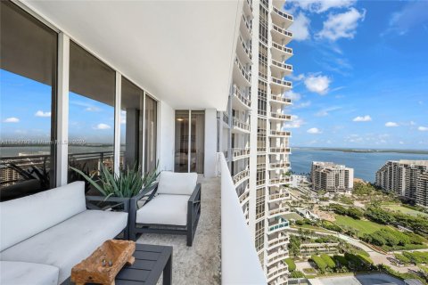 Купить кондоминиум в Майами, Флорида 1 спальня, 99.96м2, № 2089244 - фото 11