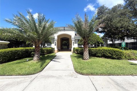 Condo in Orlando, Florida, 3 bedrooms  № 2234328 - photo 21