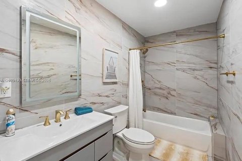 Casa en alquiler en Hollywood, Florida, 3 dormitorios, 140.47 m2 № 2071096 - foto 9