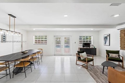 Casa en alquiler en Hollywood, Florida, 3 dormitorios, 140.47 m2 № 2071096 - foto 8