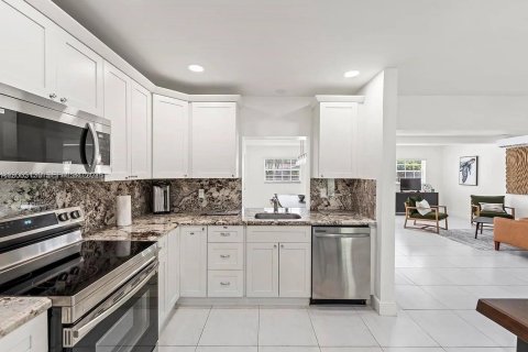 Casa en alquiler en Hollywood, Florida, 3 dormitorios, 140.47 m2 № 2071096 - foto 7