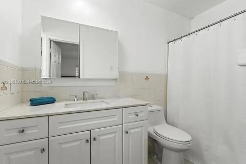 Casa en alquiler en Hollywood, Florida, 3 dormitorios, 140.47 m2 № 2071096 - foto 15