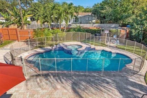 Casa en alquiler en Hollywood, Florida, 3 dormitorios, 140.47 m2 № 2071096 - foto 17