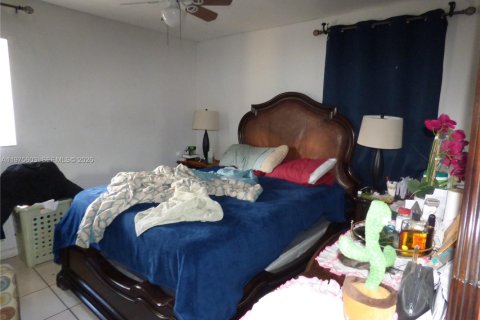 Купить виллу или дом в Майами-Гарденс, Флорида 4 спальни, 106.28м2, № 2038502 - фото 14