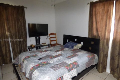 Купить виллу или дом в Майами-Гарденс, Флорида 4 спальни, 106.28м2, № 2038502 - фото 16