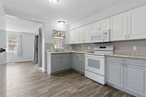 Villa ou maison à vendre à New Port Richey, Floride: 2 chambres, 94.76 m2 № 1754498 - photo 5