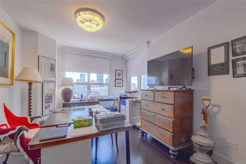 Condo in Miami, Florida, 3 bedrooms  № 1877528 - photo 22