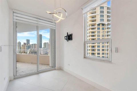 Condo in Miami, Florida, 3 bedrooms  № 1877528 - photo 10