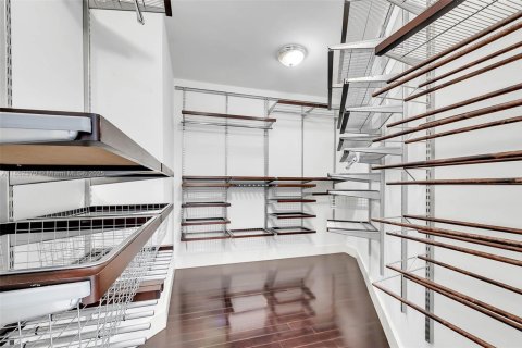 Condo in Miami, Florida, 3 bedrooms  № 1877528 - photo 17