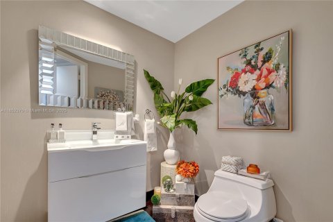 Condo in Miami, Florida, 3 bedrooms  № 1877528 - photo 24