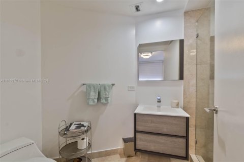 Condo in Miami, Florida, 3 bedrooms  № 1877528 - photo 23