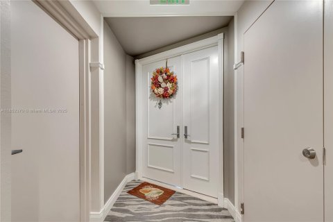 Condo in Miami, Florida, 3 bedrooms  № 1877528 - photo 28