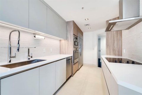 Condo in Miami, Florida, 3 bedrooms  № 1877528 - photo 8