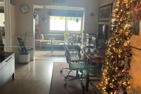 Villa ou maison à vendre à Hollywood, Floride: 3 chambres, 146.04 m2 № 1975651 - photo 13