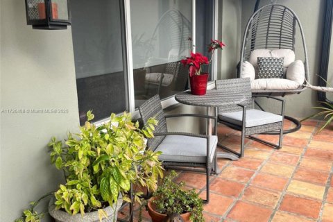 Villa ou maison à vendre à Hollywood, Floride: 3 chambres, 146.04 m2 № 1975651 - photo 4