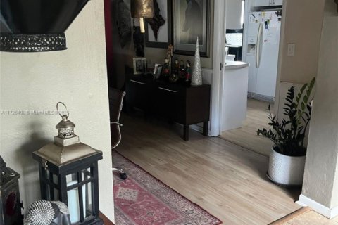 Villa ou maison à vendre à Hollywood, Floride: 3 chambres, 146.04 m2 № 1975651 - photo 21