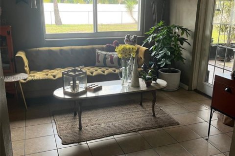 Villa ou maison à vendre à Hollywood, Floride: 3 chambres, 146.04 m2 № 1975651 - photo 14