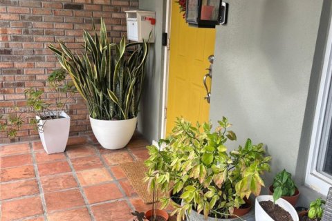 Villa ou maison à vendre à Hollywood, Floride: 3 chambres, 146.04 m2 № 1975651 - photo 2