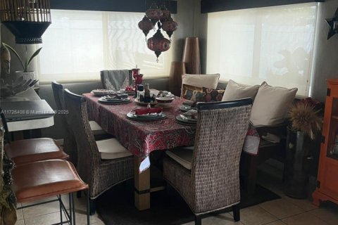 Villa ou maison à vendre à Hollywood, Floride: 3 chambres, 146.04 m2 № 1975651 - photo 18