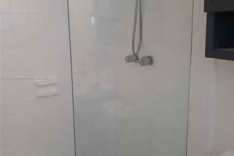 Villa ou maison à vendre à Hollywood, Floride: 3 chambres, 146.04 m2 № 1975651 - photo 30