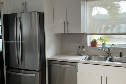 Villa ou maison à vendre à Hollywood, Floride: 3 chambres, 146.04 m2 № 1975651 - photo 28