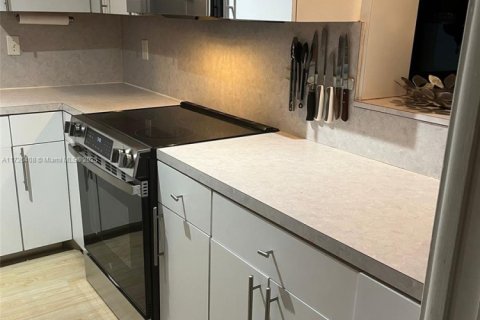 Villa ou maison à vendre à Hollywood, Floride: 3 chambres, 146.04 m2 № 1975651 - photo 22