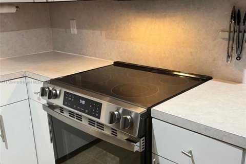 Villa ou maison à vendre à Hollywood, Floride: 3 chambres, 146.04 m2 № 1975651 - photo 23