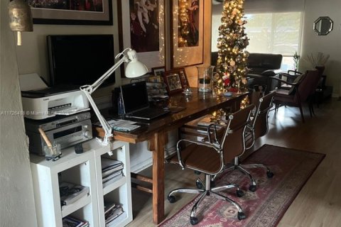 Villa ou maison à vendre à Hollywood, Floride: 3 chambres, 146.04 m2 № 1975651 - photo 11