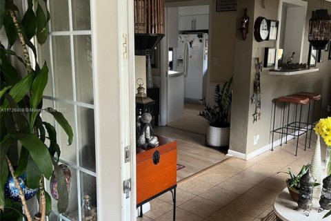 Villa ou maison à vendre à Hollywood, Floride: 3 chambres, 146.04 m2 № 1975651 - photo 15