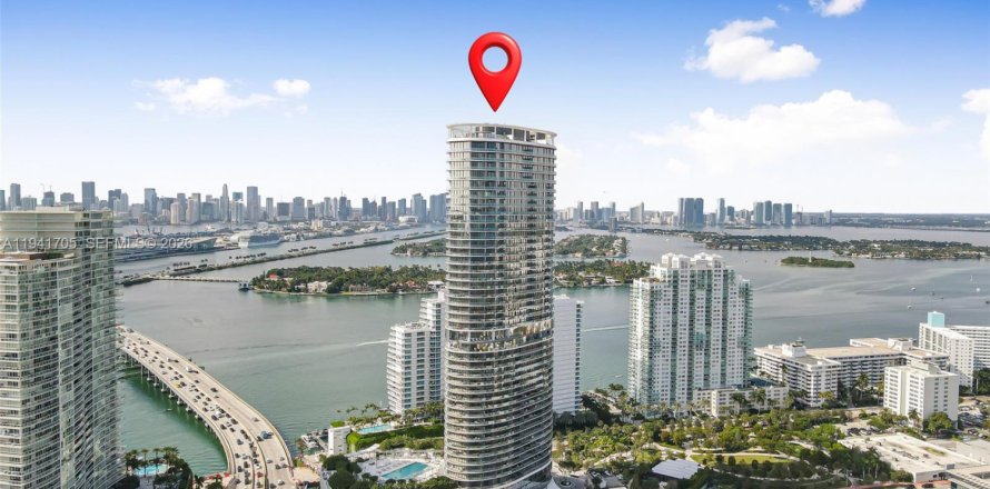 Condo in Miami Beach, Florida, 1 bedroom  № 1998937